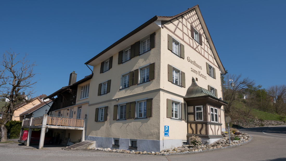 Fotos Warth. Thurgau. Gebäudeaufnahme Gasthaus zum Kreuz. ING PLUS